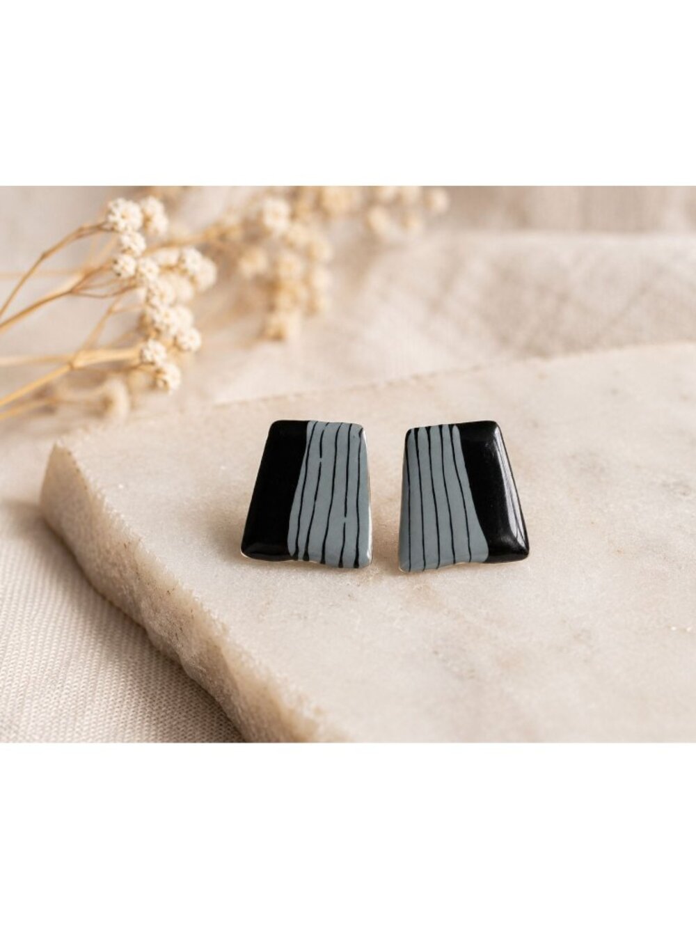 Vintage Geometric Enamel Earrings Black Gray Gold Tone Stud Earrings 80s Minimal